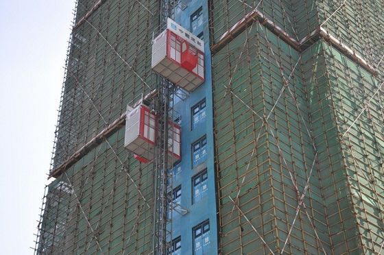 VFD Control, hot dip galvanized 2000kg Construction building hoist , 0-40m/Min Passenger Material Hoist