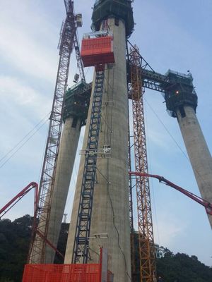 Độ nghiêng 33m/min 2000KG Xây dựng vật liệu nâng nâng hệ thống hạ cánh tự động