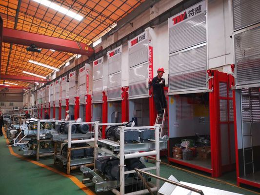 Tự động hạ cánh bên trong 63m / phút Cây dựng nâng thang máy chống gỉ
