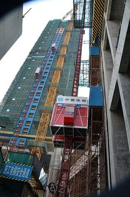 Hộp đơn 11kw Thang máy xây dựng bên ngoài 150m Thang máy xây dựng